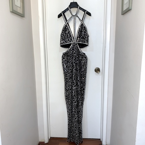 ELEGANT LONG DRESS - Picture 1 of 7